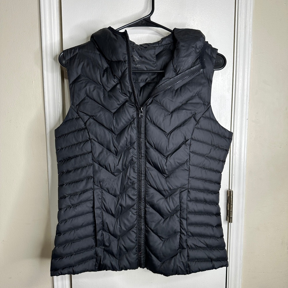 Women's Black Hooded Puffer Vest Chevron Quilted Down Blend TOB227 M Lightweight - Picture 1 of 5